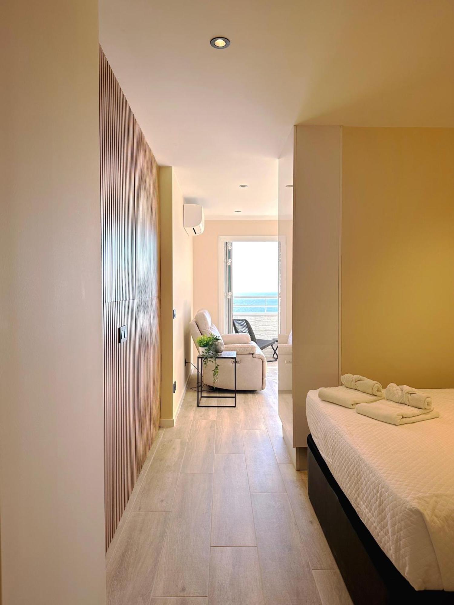 Penthouse On The Beach Empuriabrava Exteriör bild